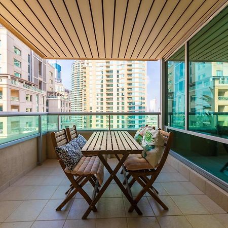 Maison Privee - Stunning Waterfront Apt With Marina View Nxt To Beach Dubai Exterior photo